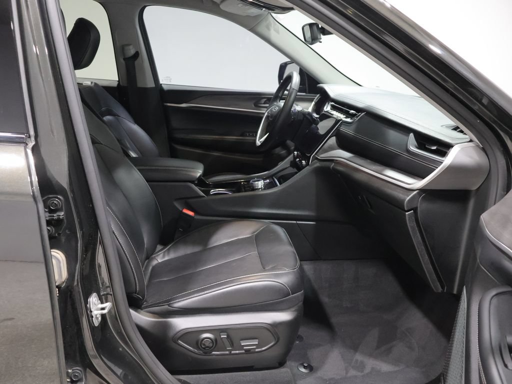 Used 2022 Jeep Grand Cherokee L Limited AWD/4WD image 22