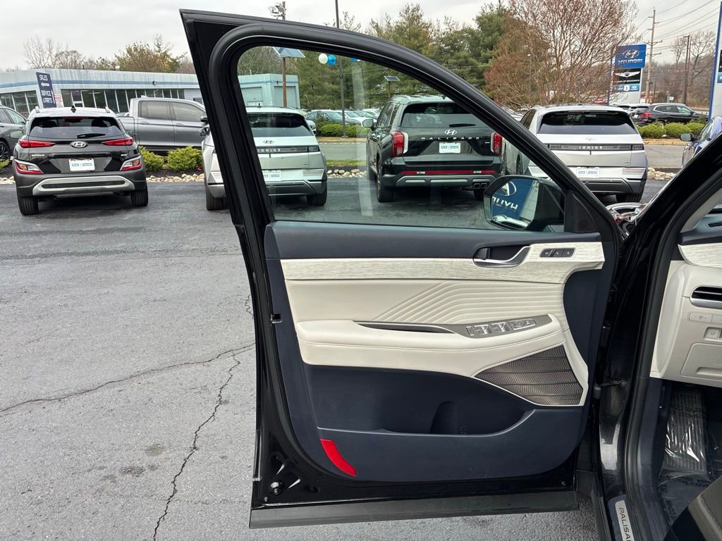 Used 2023 Hyundai Palisade Calligraphy w/ Cargo Package image 46