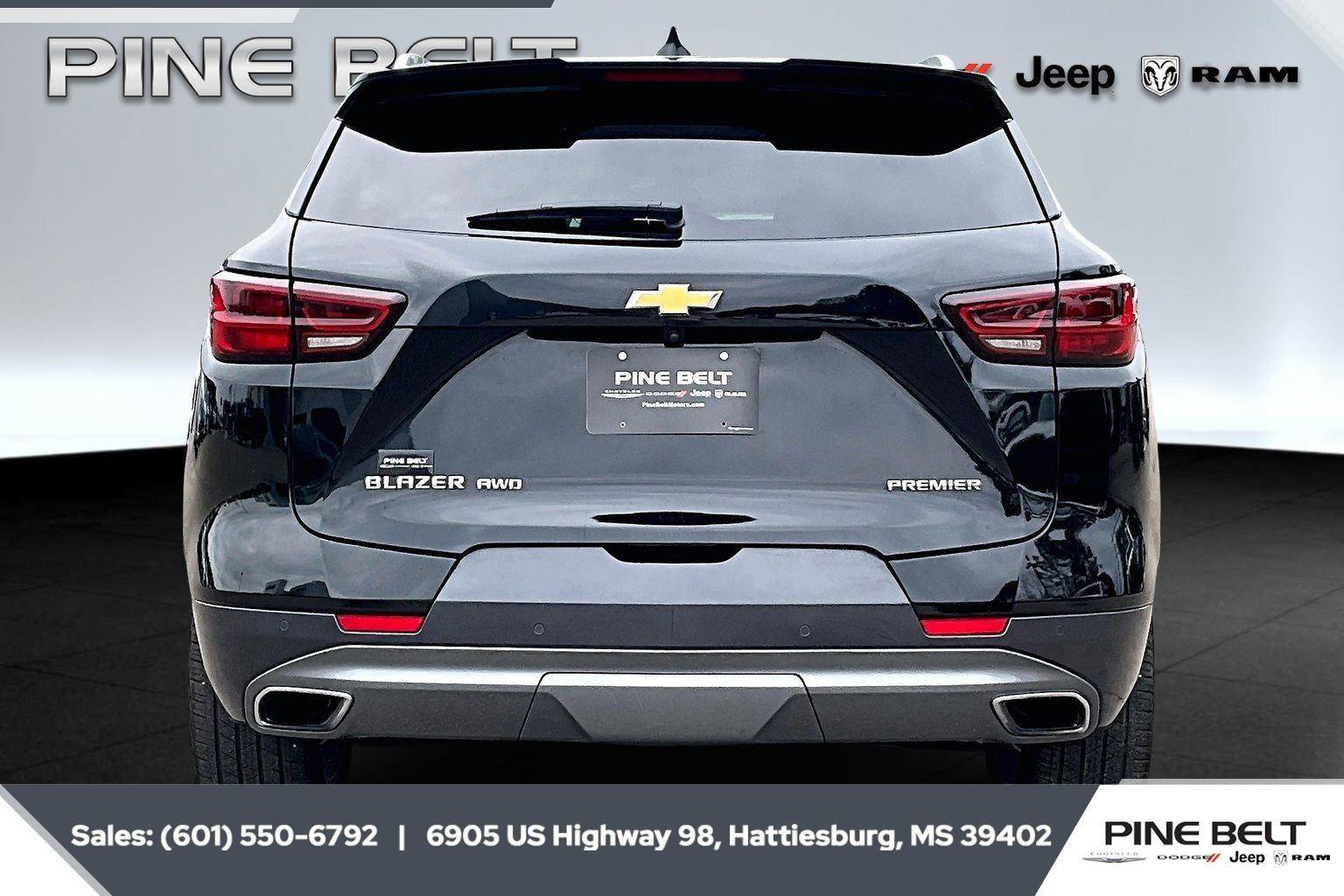 Used 2025 Chevrolet Blazer Premier w/ Enhanced Convenience Package AWD/4WD image 4