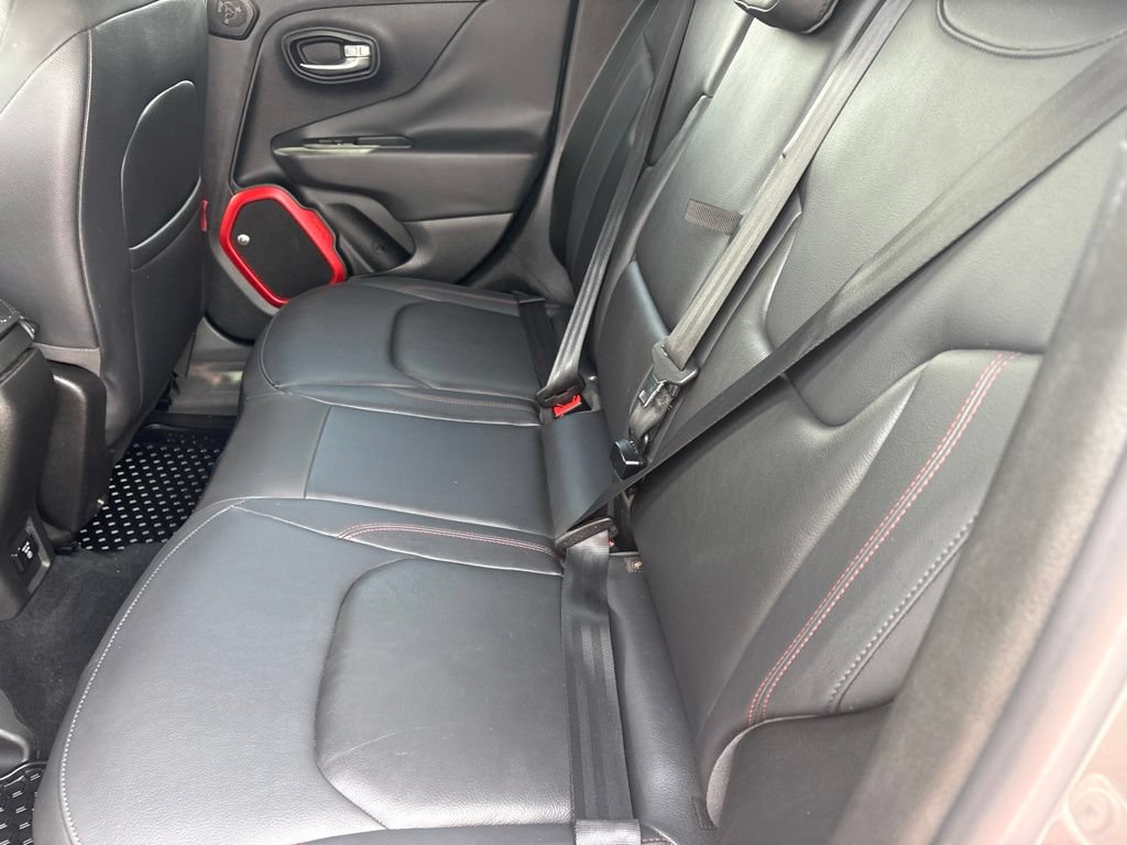 Used 2016 Jeep Renegade Trailhawk w/ Premium Trailhawk Package AWD/4WD image 25