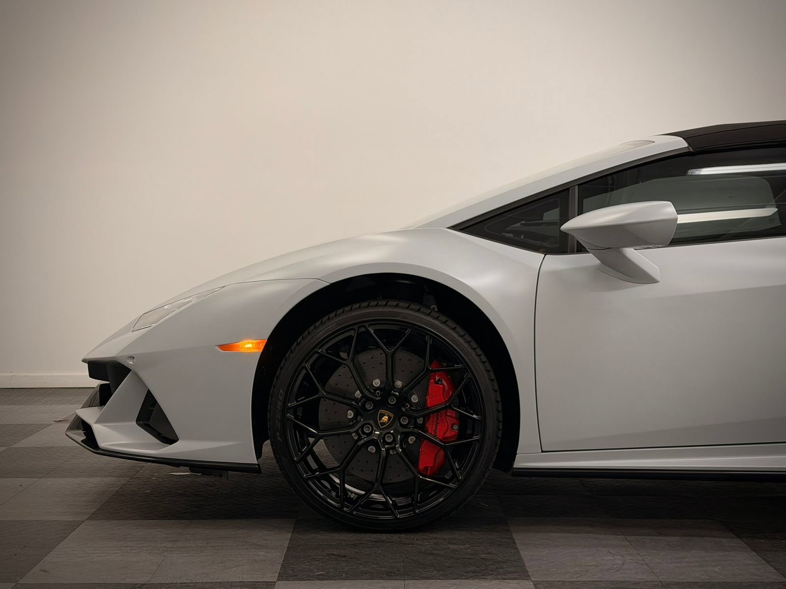 Used 2024 Lamborghini Huracan EVO image 10