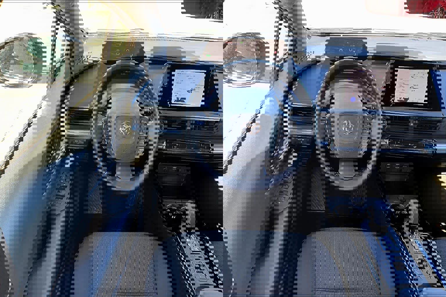 Used 2024 Toyota Prius XLE image 10