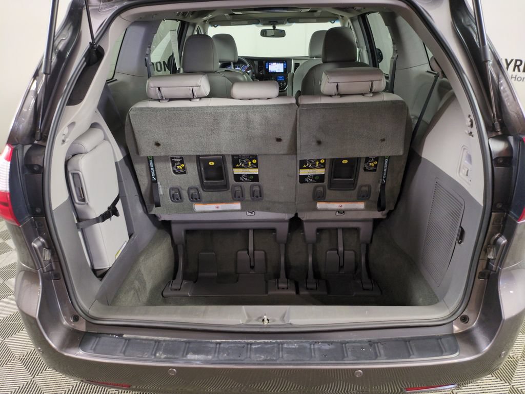 Used 2017 Toyota Sienna XLE Premium w/ Protection Package FWD image 26