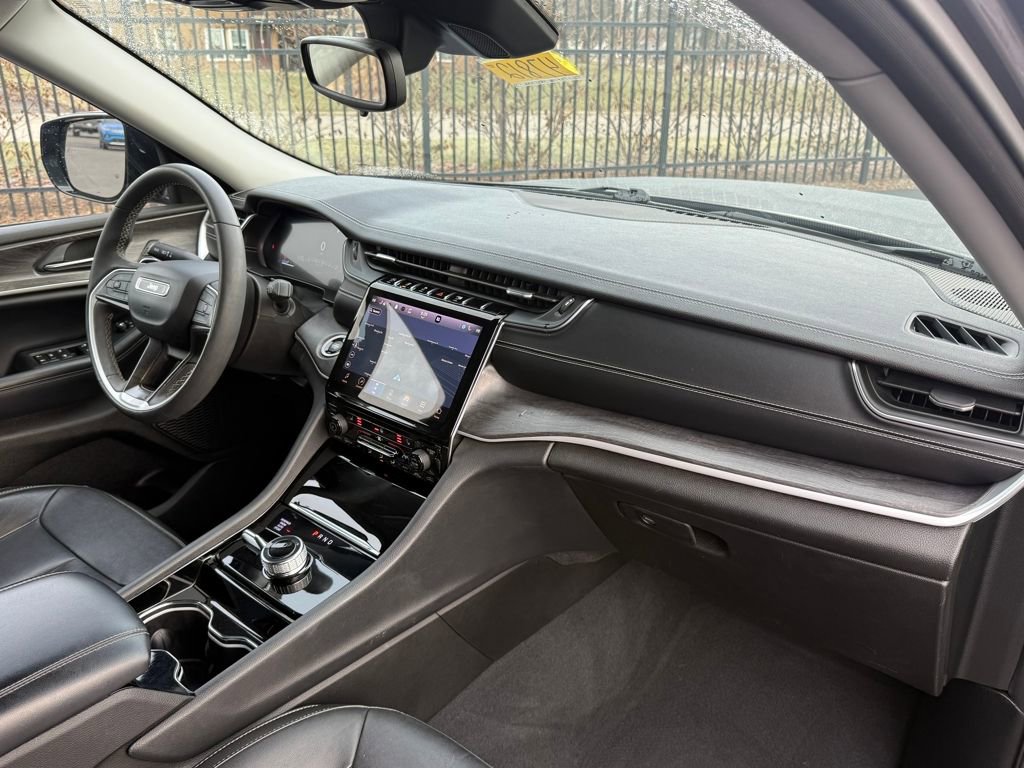 Used 2023 Jeep Grand Cherokee L Limited image 12