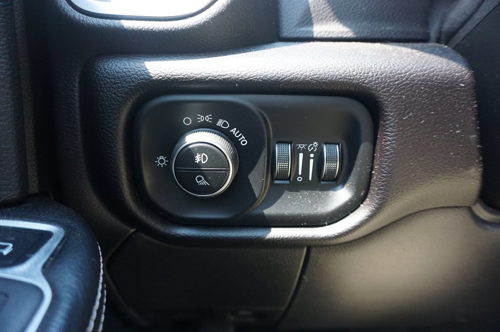 Used 2022 RAM 2500 Laramie AWD/4WD image 5