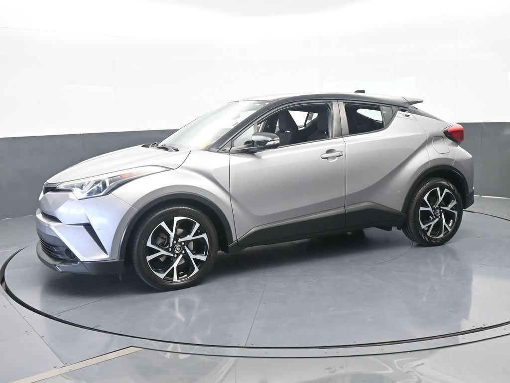 Used 2019 Toyota C-HR XLE FWD image 2