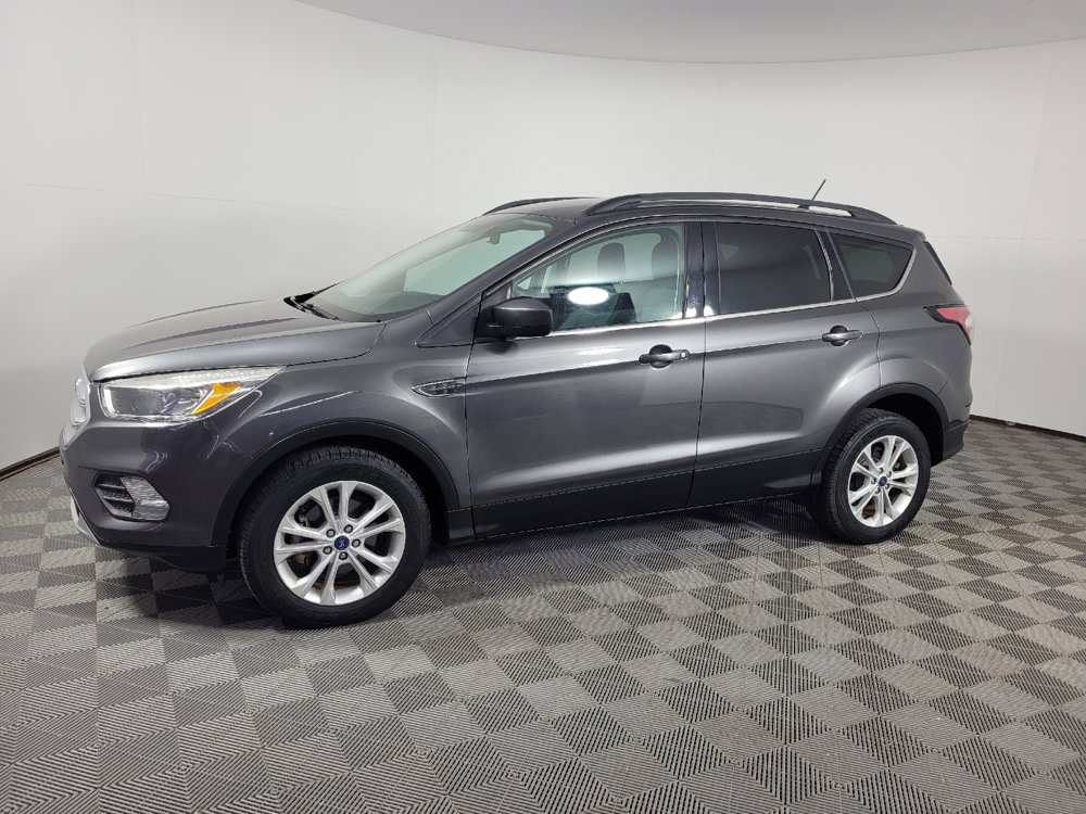 Used 2018 Ford Escape SE w/ SE Sync 3 Package FWD image 2