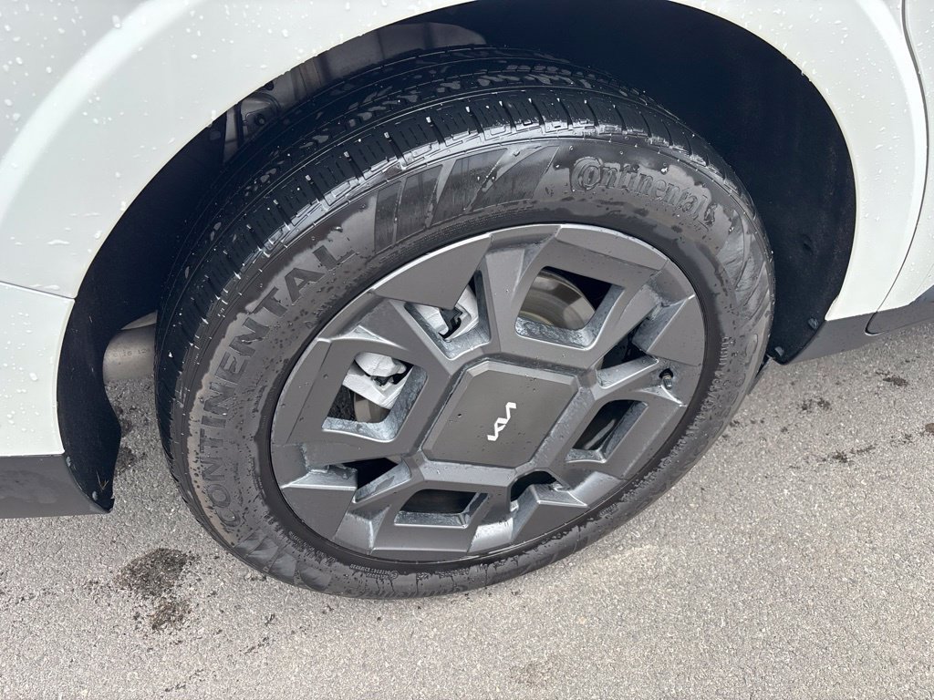 Certified 2026 Kia Carnival EX FWD image 10