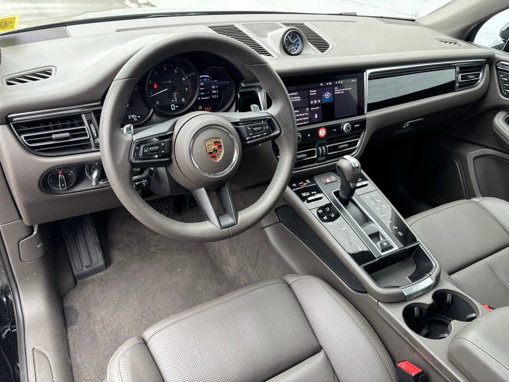 Certified 2026 Porsche Macan image 4