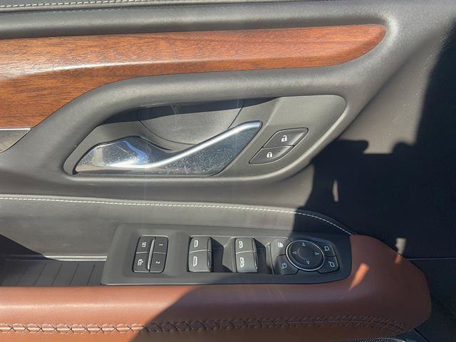 Used 2023 GMC Yukon Denali Ultimate AWD/4WD image 12