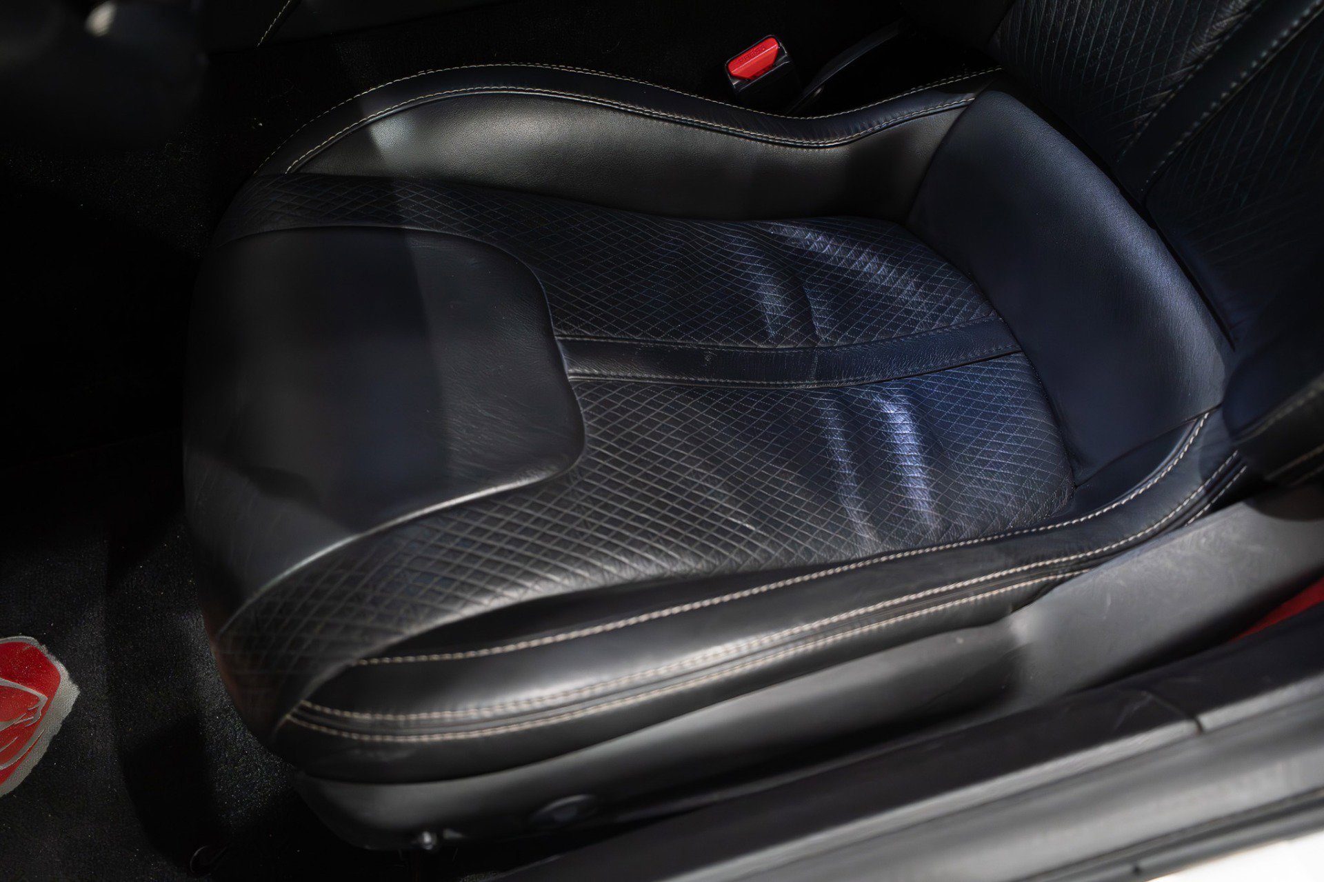 Used 2013 SRT Viper GTS w/ GTS Laguna Interior Pkg image 9