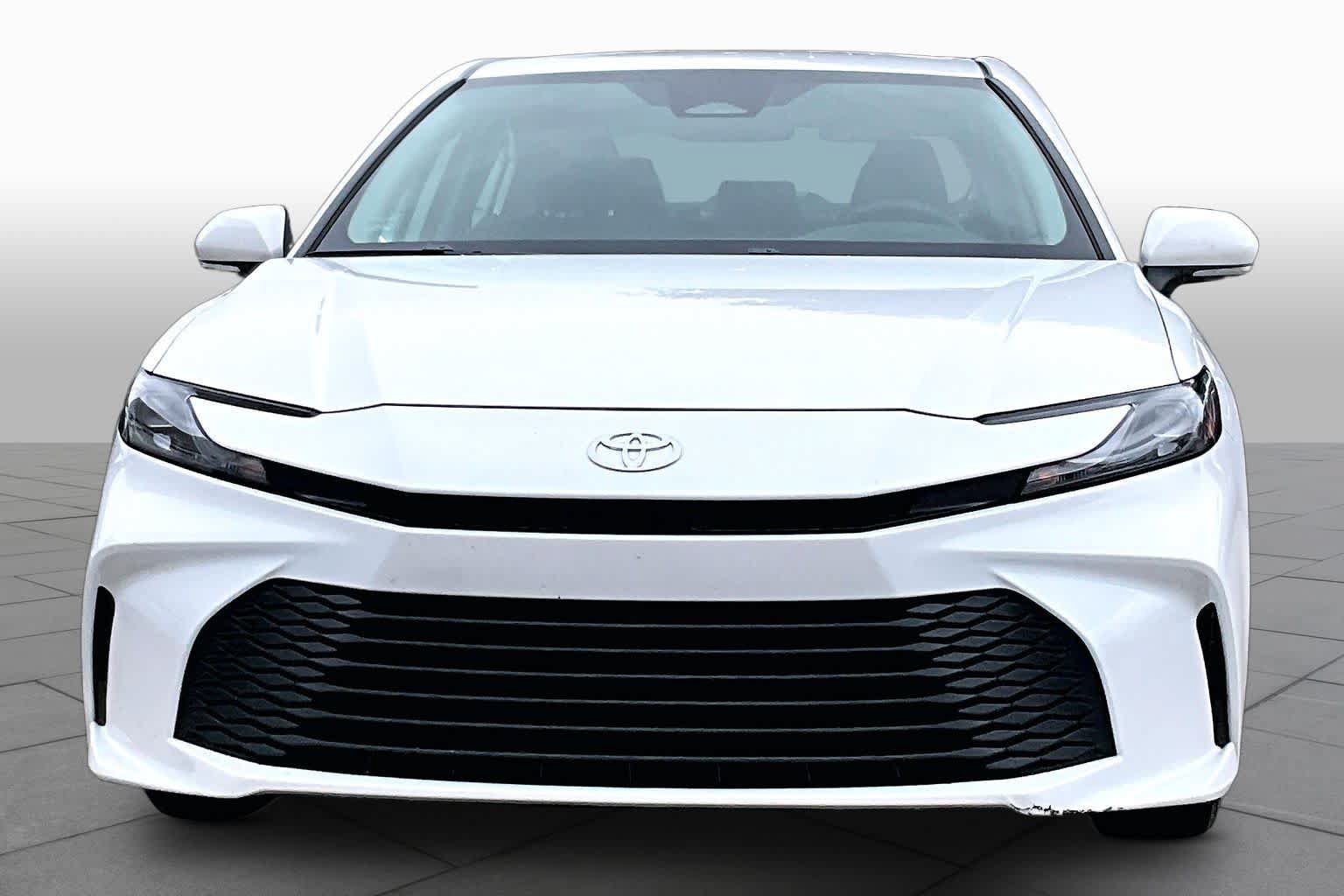Used 2026 Toyota Camry LE FWD image 4