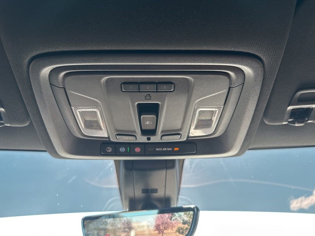 Used 2022 Chevrolet Silverado 3500 High Country w/ Technology Package image 7