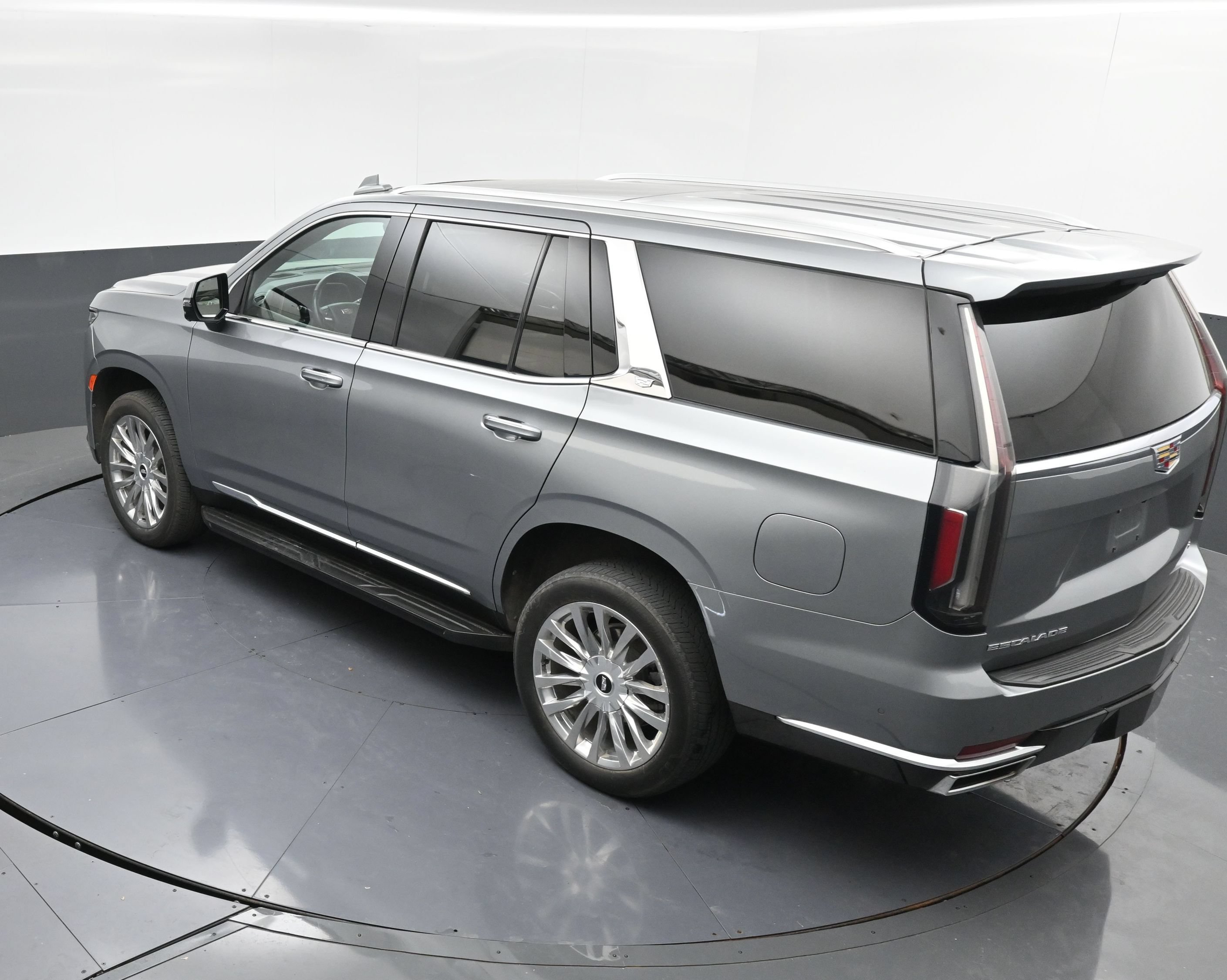 Used 2023 Cadillac Escalade Premium Luxury AWD/4WD image 38