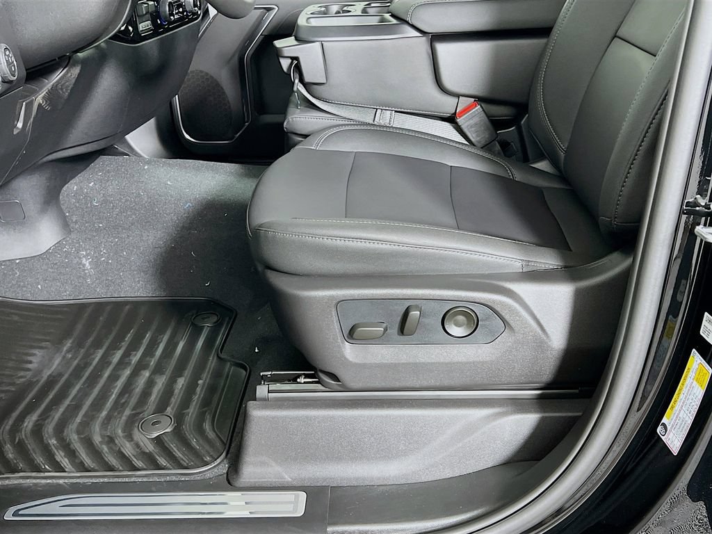 New 2026 Chevrolet Silverado 2500 LT w/ Leather Package AWD/4WD image 19
