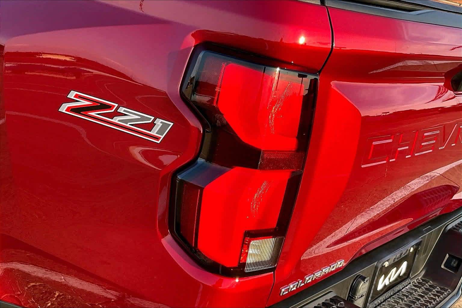 Used 2023 Chevrolet Colorado Z71 w/ Z71 Convenience Package 2 AWD/4WD image 11