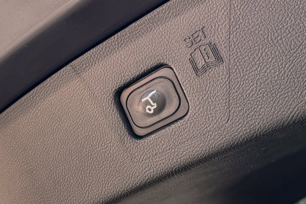 Certified 2022 Ford Edge SEL w/ Sport Appearance Package image 16