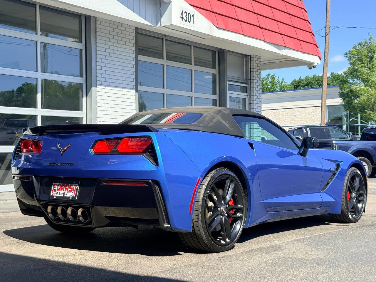 Used 2015 Chevrolet Corvette Stingray Convertible w/ 2LT Preferred Equipment Group RWD image 11