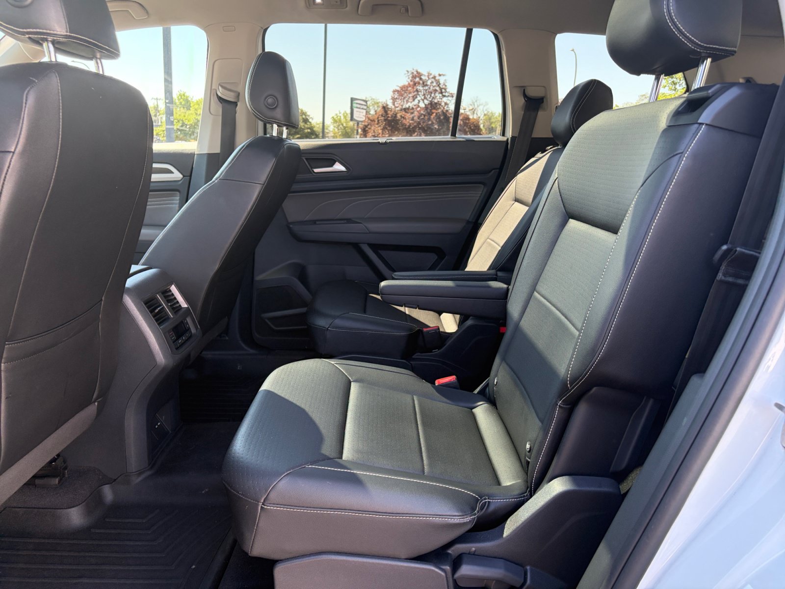Used 2022 Volkswagen Atlas SE w/ Panoramic Sunroof Package FWD image 17