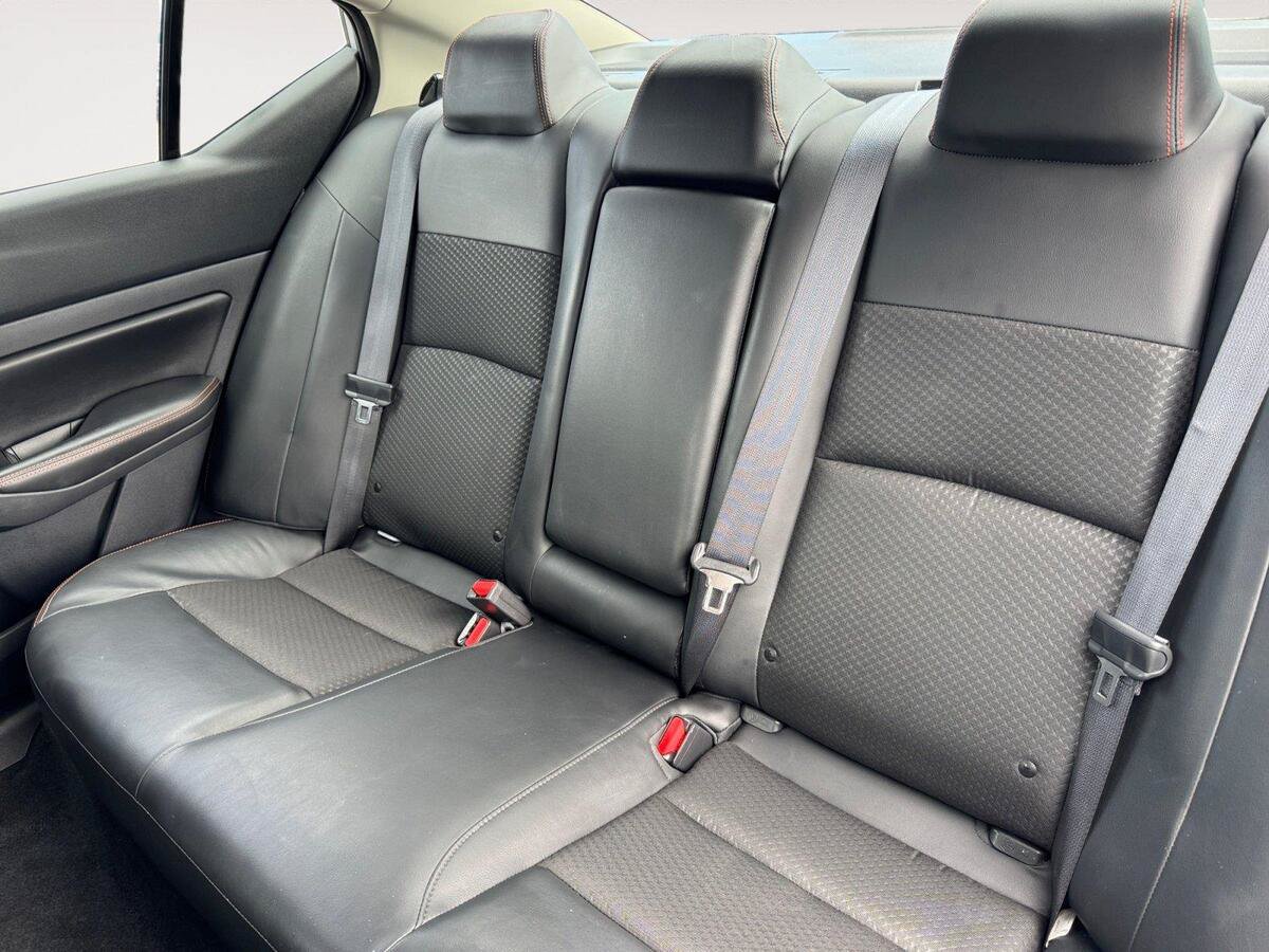 Used 2024 Nissan Altima 2.5 SR FWD image 13