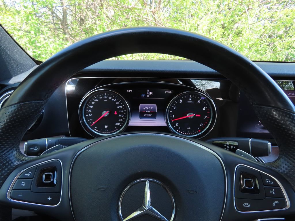 Used 2017 Mercedes-Benz E 300 4MATIC image 10