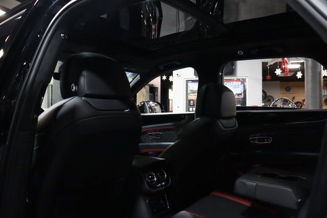 Used 2021 Bentley Bentayga Speed AWD/4WD image 35