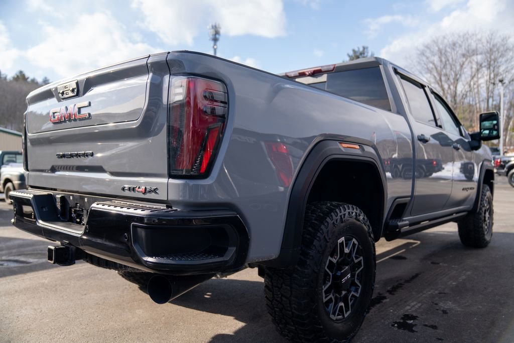 Used 2024 GMC Sierra 2500 AT4X image 8