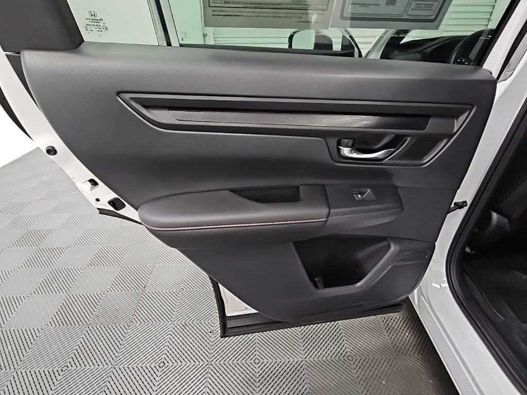Used 2025 Honda CR-V Sport-L image 34