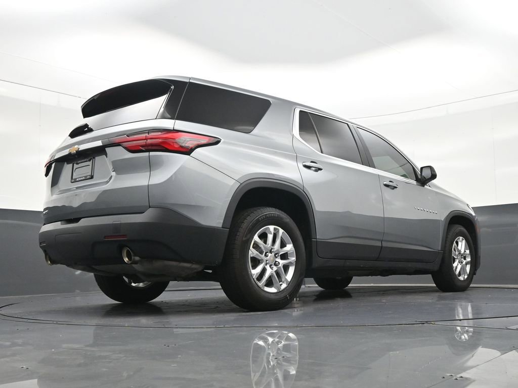 Used 2023 Chevrolet Traverse LS FWD image 28