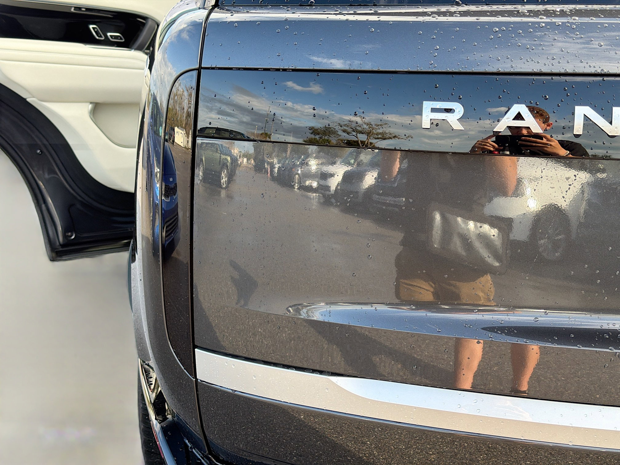 New 2026 Land Rover Range Rover Long Wheelbase Autobiography image 10