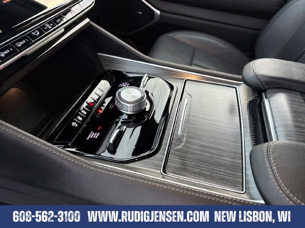 Used 2024 Jeep Wagoneer Series III AWD/4WD image 23