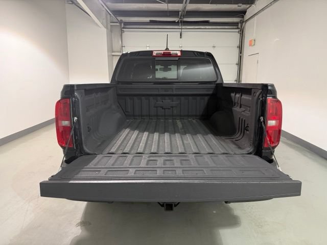 Certified 2017 Chevrolet Colorado Z71 w/ Z71 Midnight Edition AWD/4WD image 8
