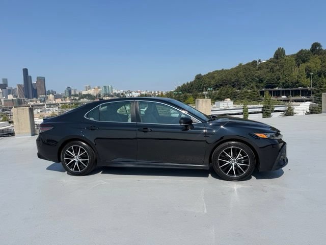 Certified 2023 Toyota Camry SE w/ Cold Weather Package AWD/4WD image 3