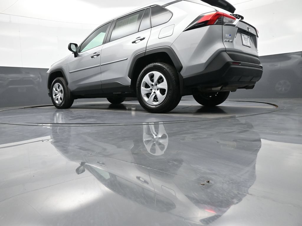 Certified 2024 Toyota RAV4 LE AWD/4WD image 31