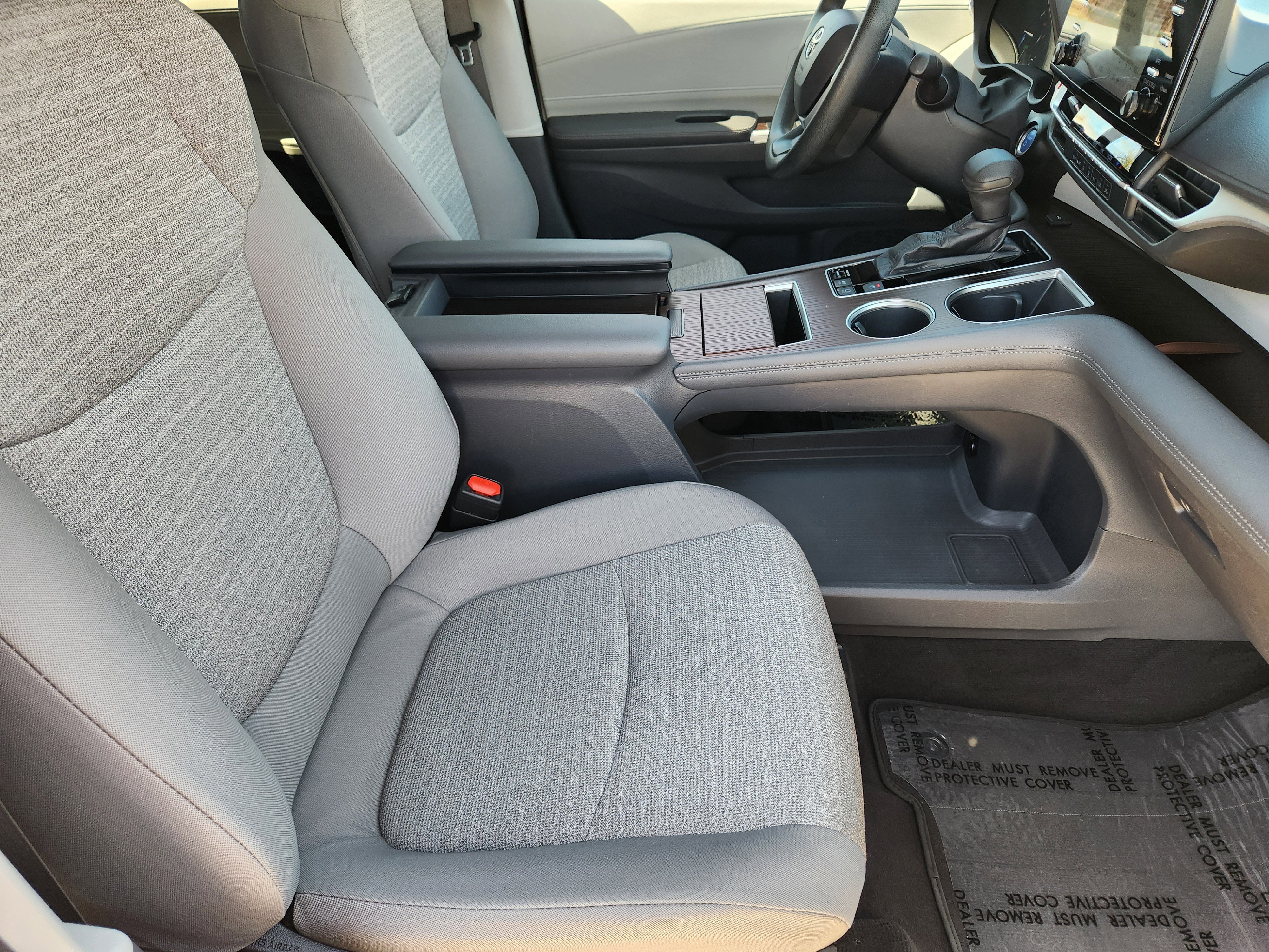 Used 2021 Toyota Sienna LE image 14