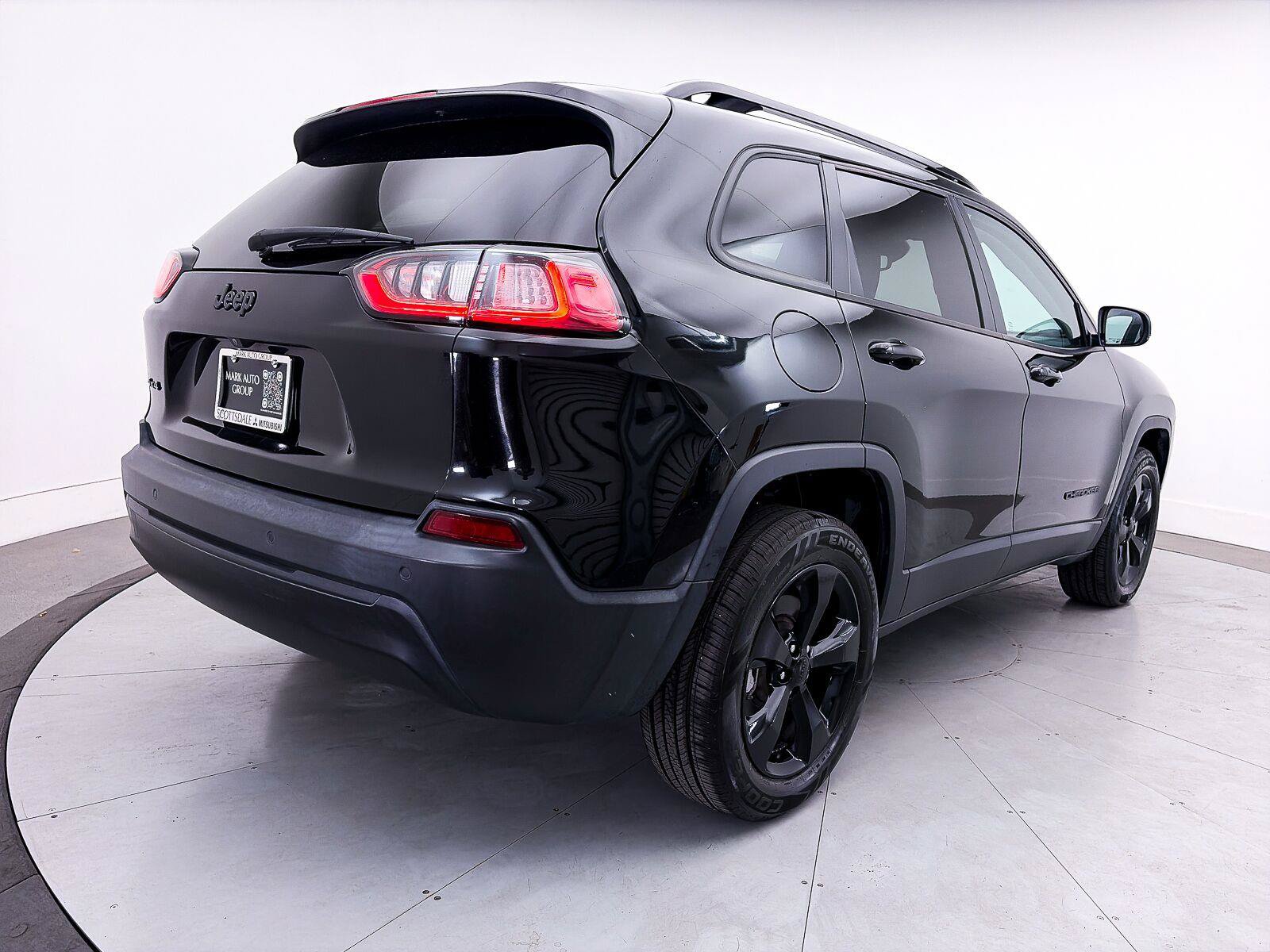 Used 2021 Jeep Cherokee Latitude Plus AWD/4WD image 16