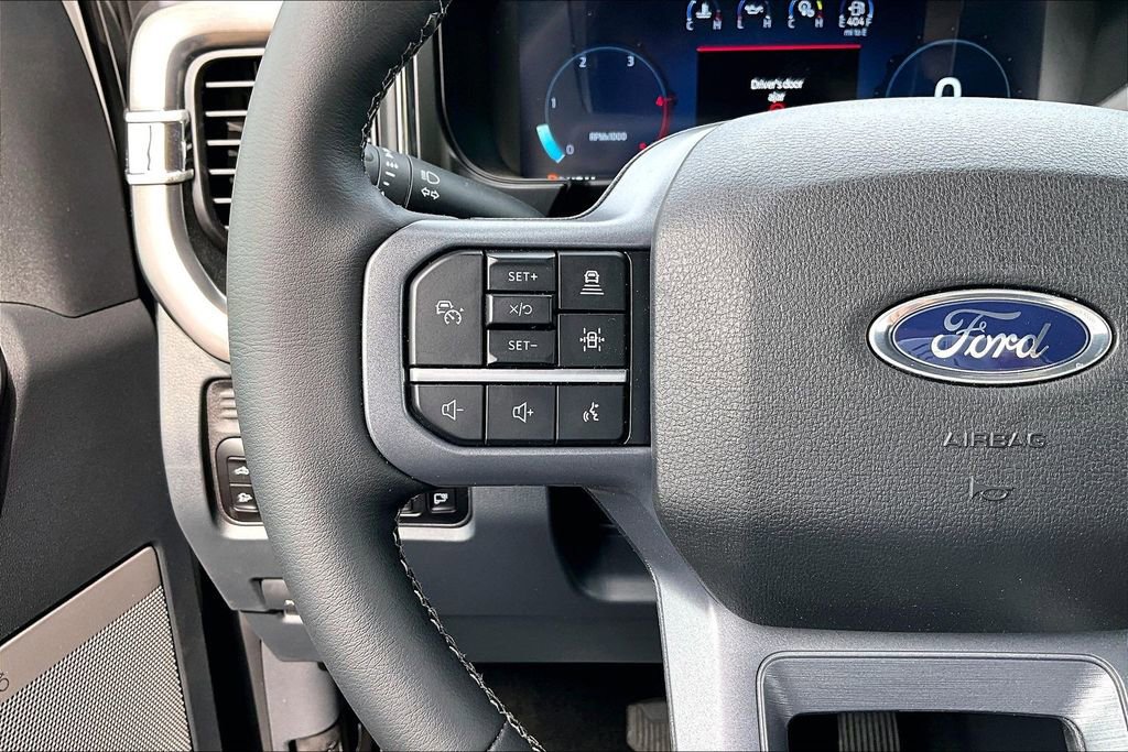 New 2026 Ford F250 Lariat w/ Black Appearance Package image 19