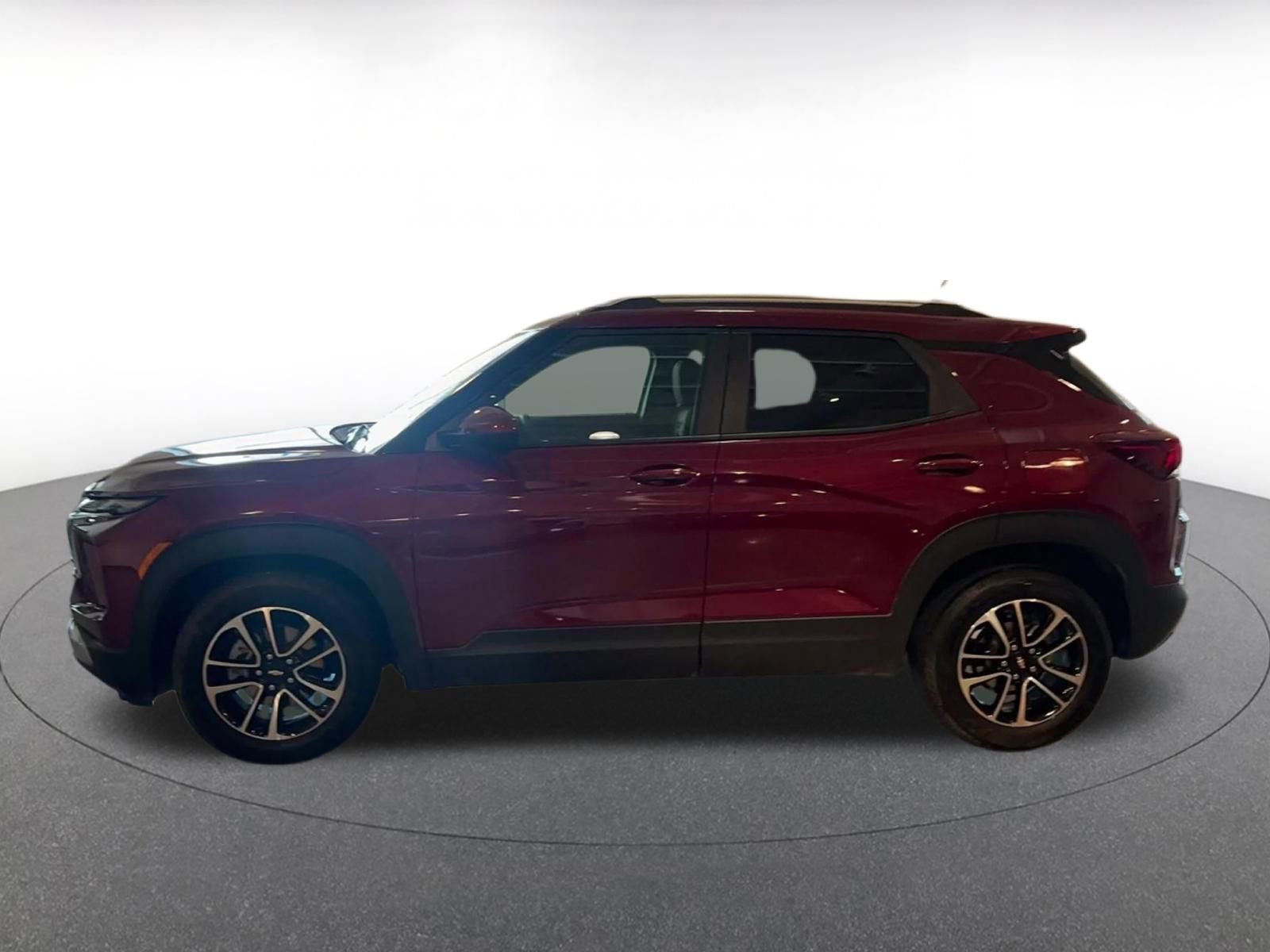 Used 2025 Chevrolet TrailBlazer LT image 9