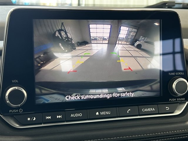 Used 2024 Nissan Rogue SV image 39