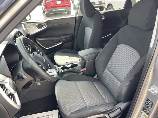 Used 2023 Kia Soul LX FWD image 11