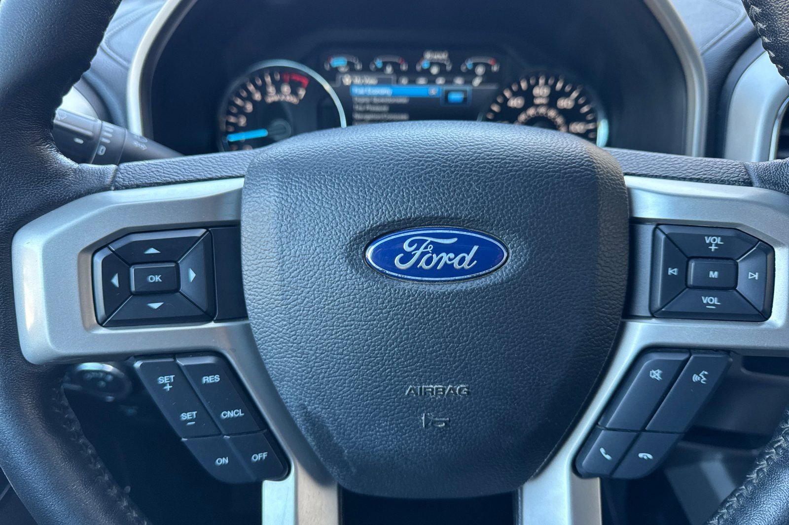 Used 2020 Ford F150 Lariat image 24