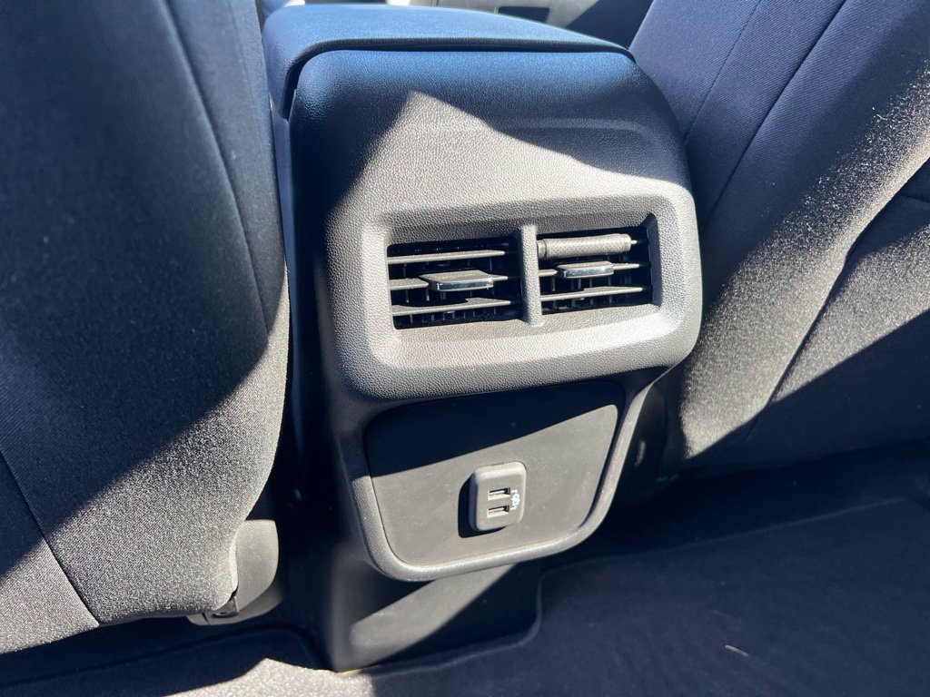Used 2023 Chevrolet Equinox LT FWD image 19