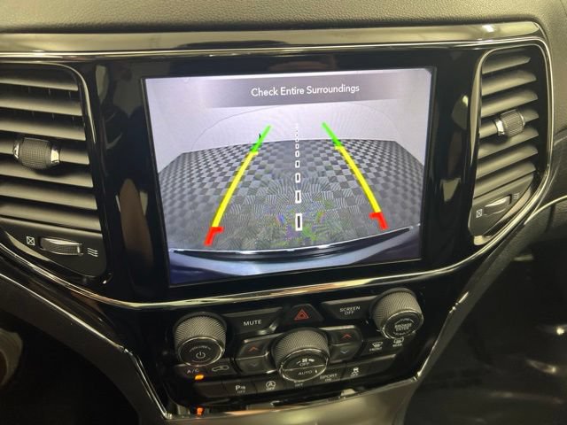 Used 2020 Jeep Grand Cherokee Overland AWD/4WD image 20