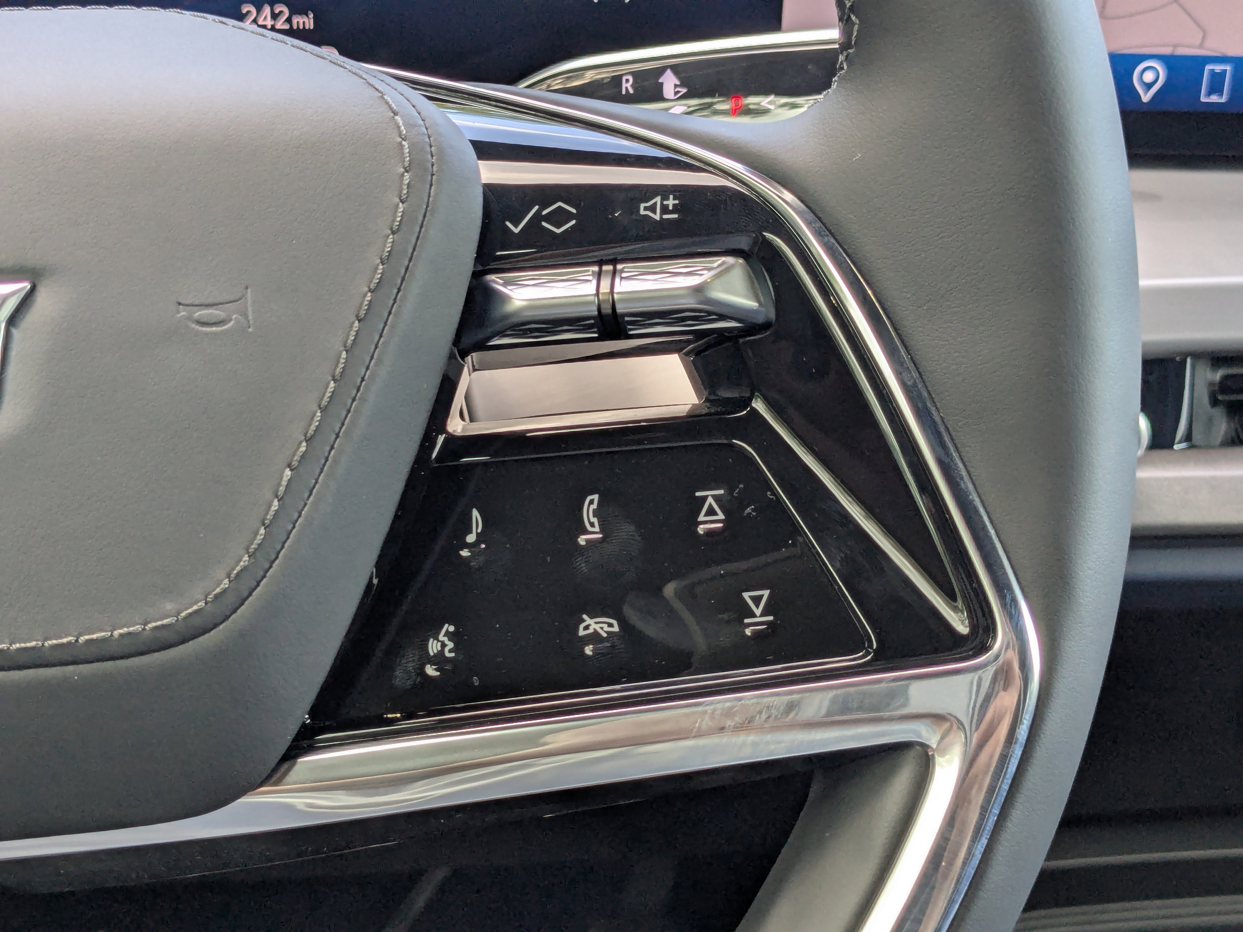 New 2026 Cadillac Vistiq Premium Luxury w/ LPO, Floor Liner Package image 11