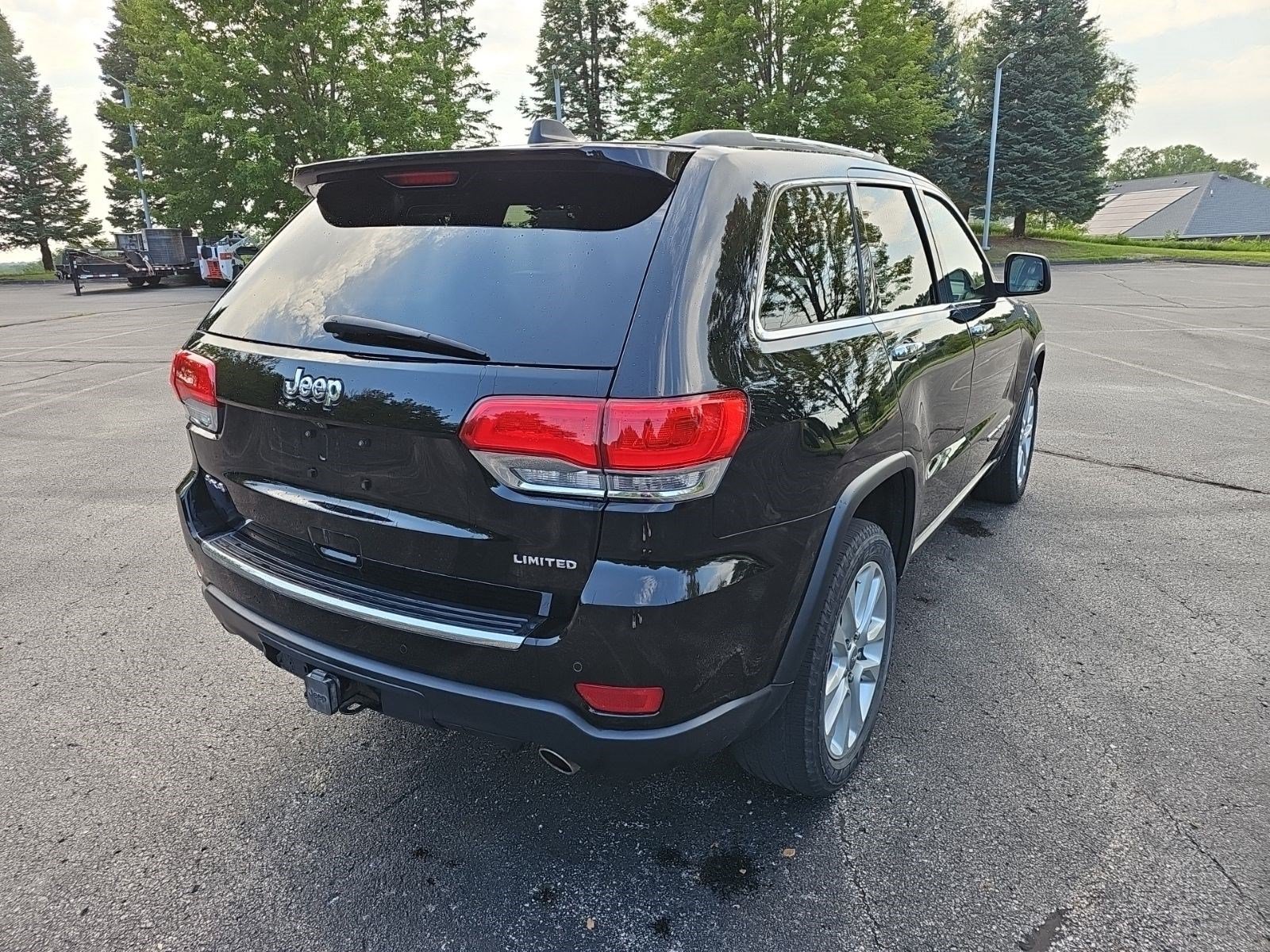 Used 2017 Jeep Grand Cherokee Limited w/ Trailer Tow Group IV AWD/4WD image 6