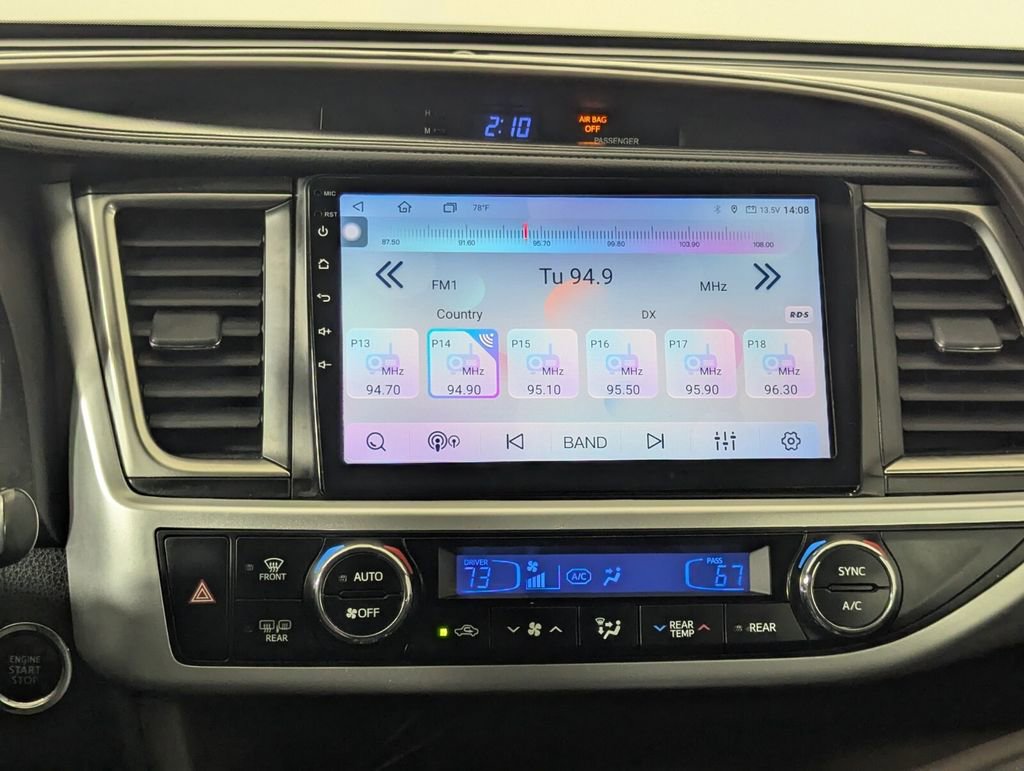 Used 2016 Toyota Highlander XLE FWD image 18