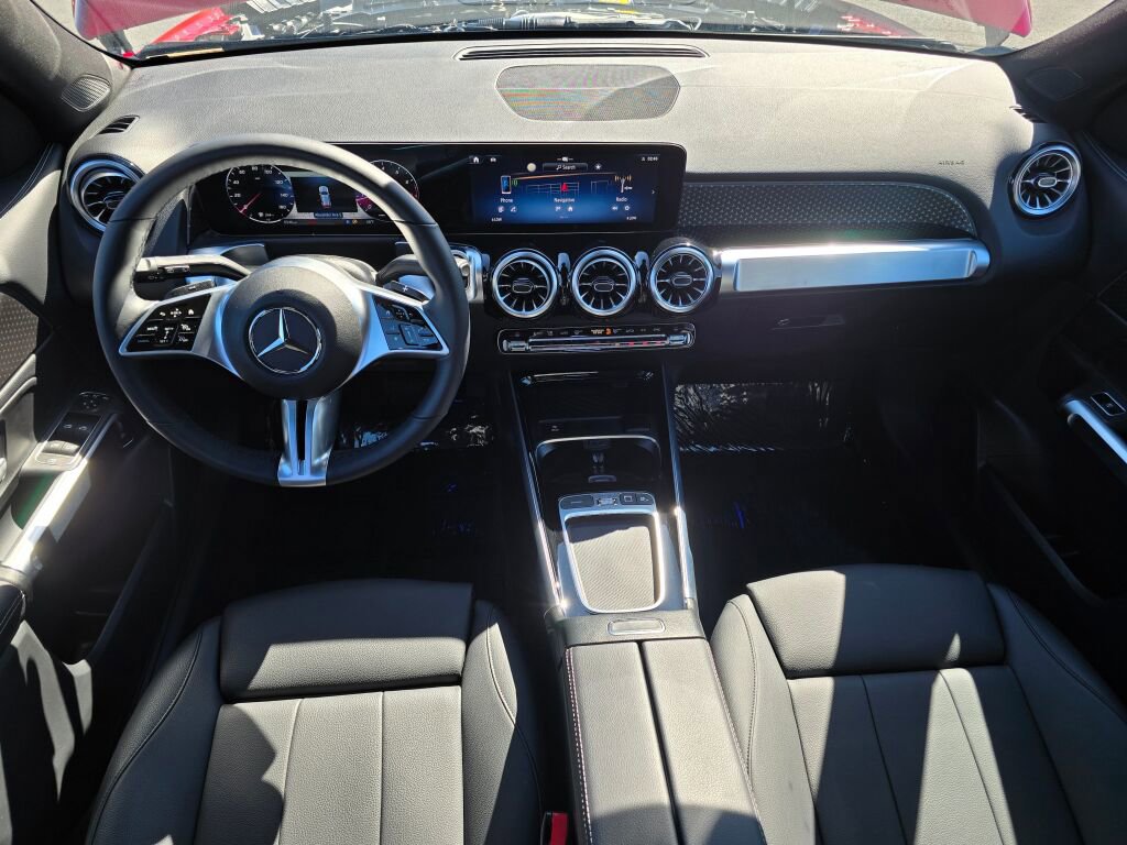Certified 2025 Mercedes-Benz GLB 250 4MATIC image 17