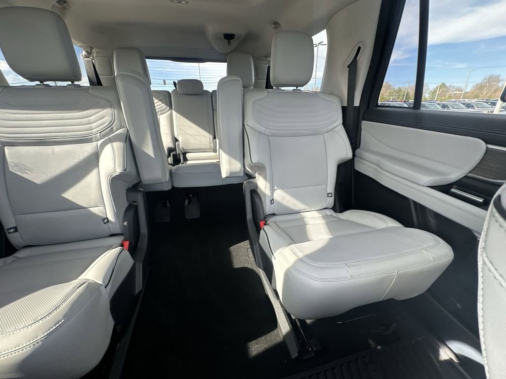 New 2026 Ford Expedition Max Platinum image 14
