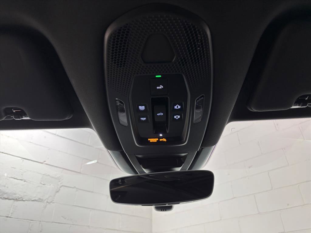 Used 2025 Porsche Cayenne S image 12