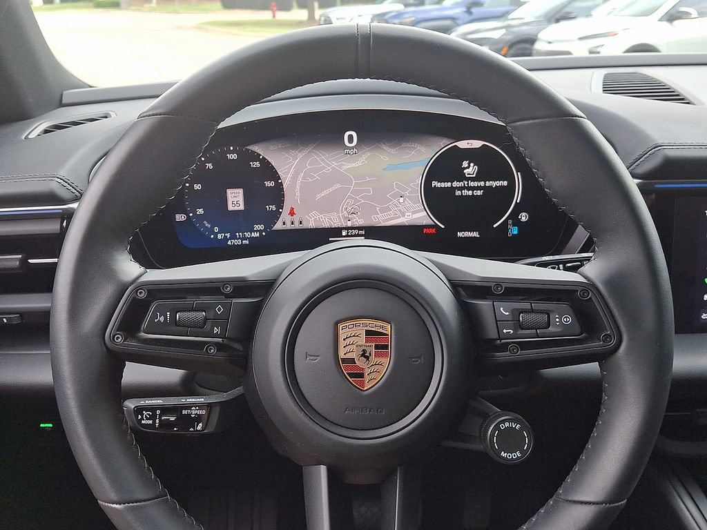 Used 2025 Porsche Macan Electric RWD image 20